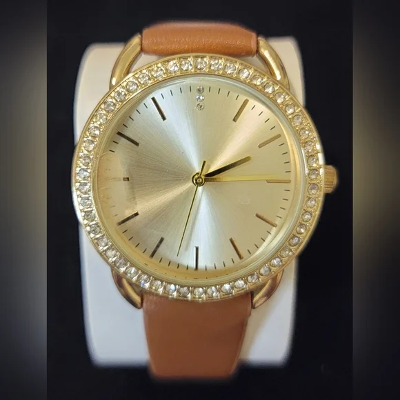 Watch - Picture 2 of 3